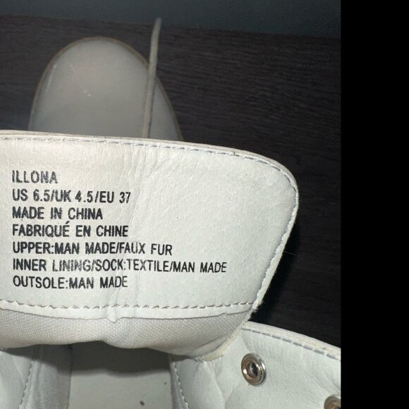 Justfab 6.5 Off-White winter booters (dings from closet, reduced price) - Picture 5 of 6